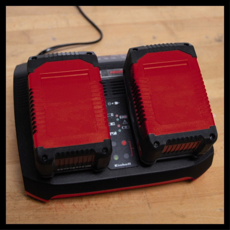 Акумулятор + зарядний пристрій на два акум. Einhell 18V 2x3.0Ah Twincharger Kit (4512083)