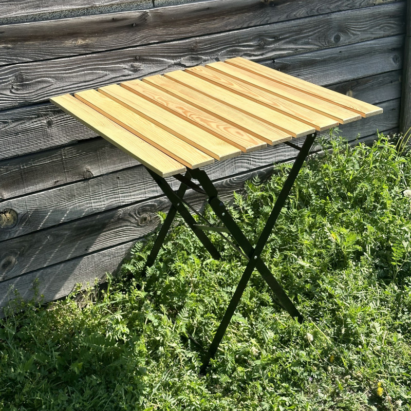 Стіл садовий металеводерев'яний складний