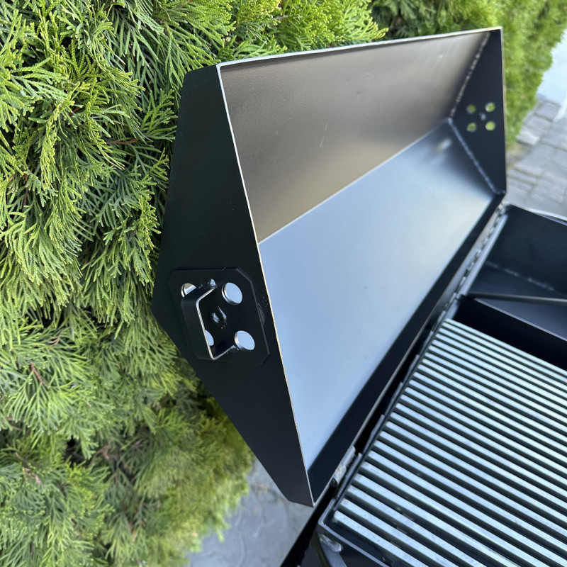 Мангал-барбекю Mzavod Гефест на 15 шампурів 4мм на дровниці